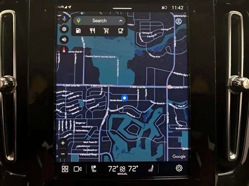 Used 2025 Volvo XC40 B5 Plus image 45