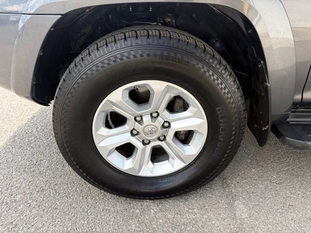 Used 2019 Toyota 4Runner SR5 AWD/4WD image 13