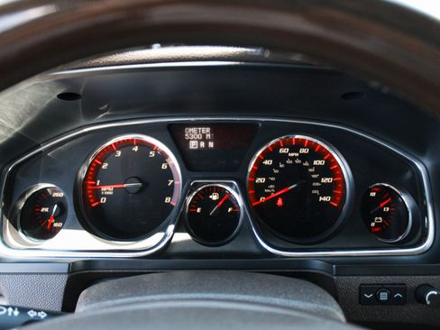 Used 2014 GMC Acadia Denali FWD image 17