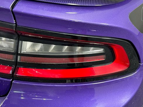 Used 2019 Dodge Charger SXT RWD image 32