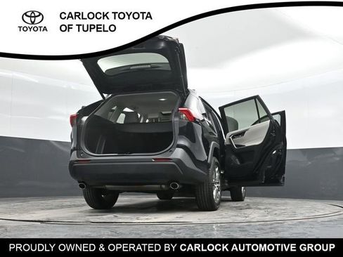 Used 2021 Toyota RAV4 XLE Premium image 47