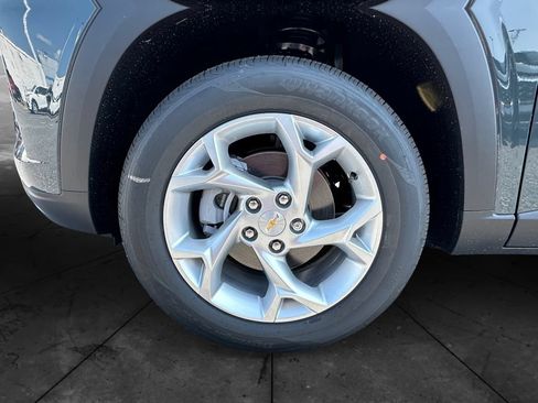 New 2026 Chevrolet Trax LS w/ LS Convenience Package FWD image 14