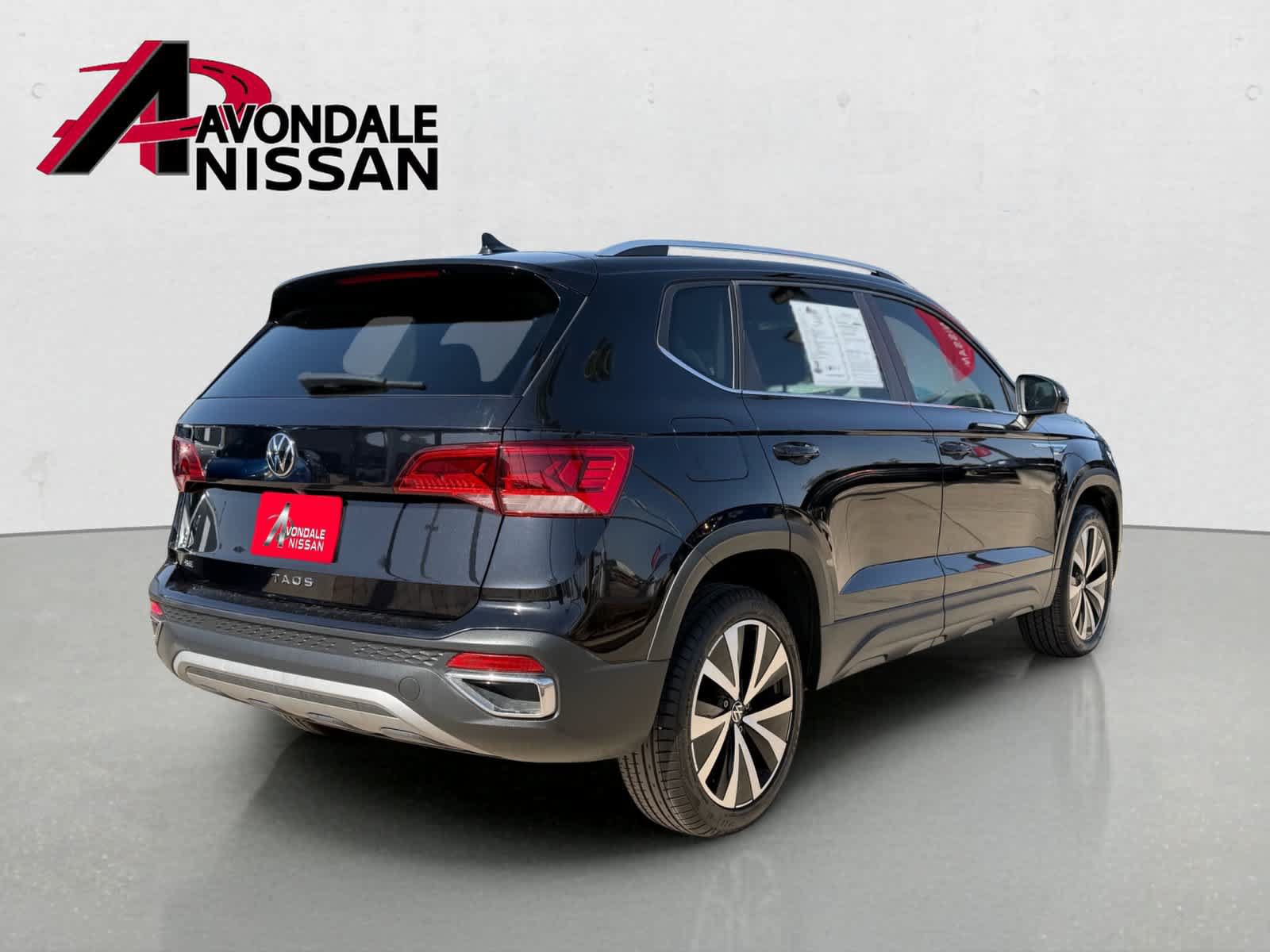 Used 2022 Volkswagen Taos SE FWD image 6