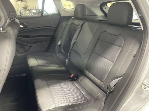 Used 2024 Chevrolet Trax LT FWD image 23