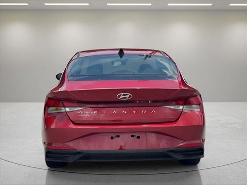 Used 2023 Hyundai Elantra SEL w/ Convenience Package FWD image 4