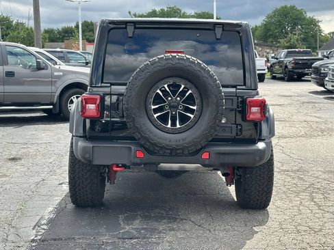 Used 2025 Jeep Wrangler Unlimited Rubicon AWD/4WD image 5