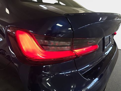 Used 2024 BMW 330i Sedan w/ M Sport Package image 32