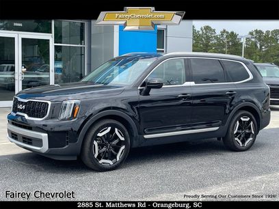 Used 2024 Kia Telluride EX w/ EX Captain's Chair Package