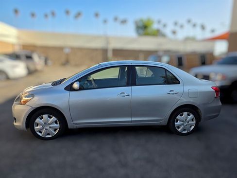 Used 2012 Toyota Yaris Sedan FWD image 4