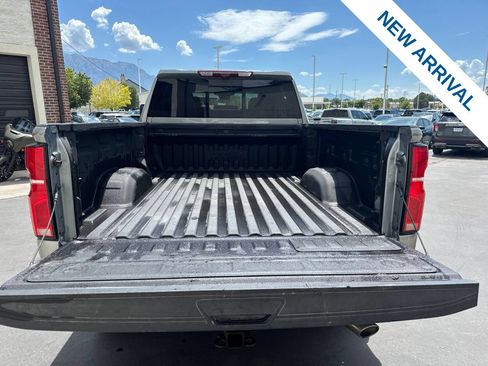 Used 2024 Chevrolet Silverado 2500 High Country w/ Technology Package AWD/4WD image 13
