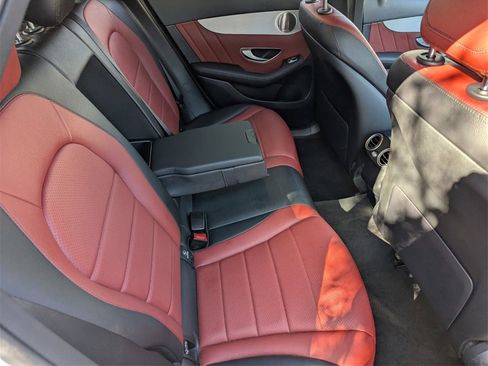 Used 2021 Mercedes-Benz GLC 300 4MATIC image 28