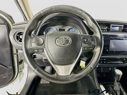 Used 2017 Toyota Corolla SE image 11