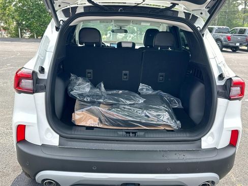 New 2025 Ford Escape SE w/ Class II Trailer Tow Package image 50