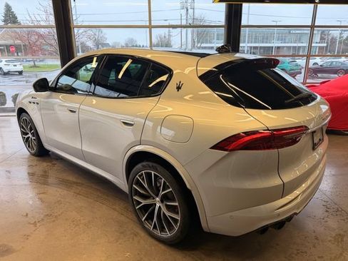 Used 2023 Maserati Grecale Modena AWD/4WD image 4