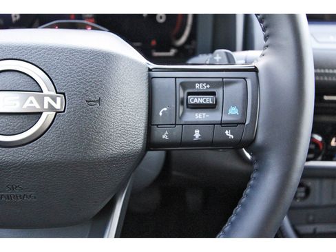 Used 2025 Nissan Rogue Platinum w/ Tech Package FWD image 19