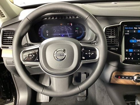 New 2025 Volvo XC90 T8 Plus w/ Protection Package Premier image 29