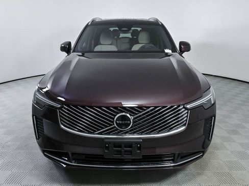 Certified 2025 Volvo XC90 T8 Plus AWD/4WD image 37