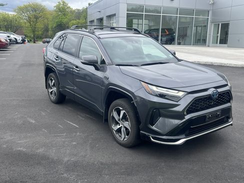 Used 2023 Toyota RAV4 SE w/ Weather & Moonroof Package AWD/4WD image 2