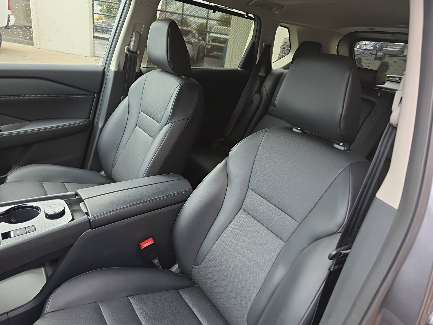 Used 2024 Nissan Rogue SV w/ SV Premium Package AWD/4WD image 7
