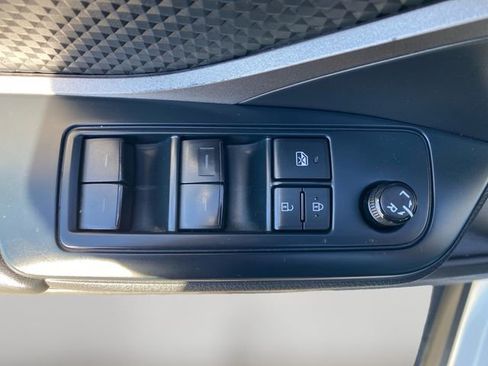 Used 2021 Toyota C-HR LE image 17