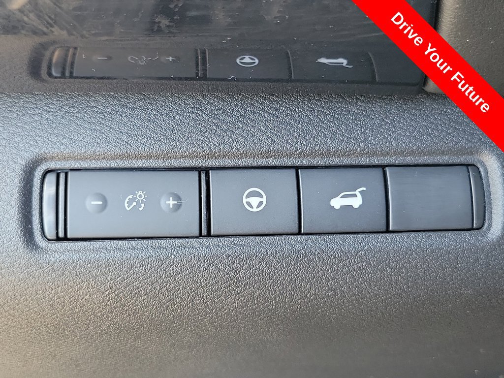 Used 2025 Nissan Pathfinder SV FWD image 15