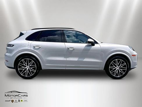 Used 2026 Porsche Cayenne AWD/4WD image 6