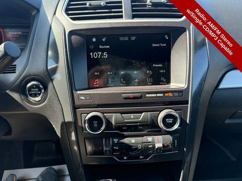 Used 2017 Ford Explorer XLT w/ Equipment Group 202A AWD/4WD image 24
