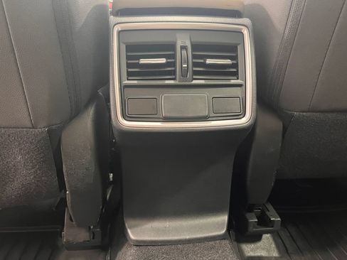Used 2022 Subaru Forester Premium AWD/4WD image 38