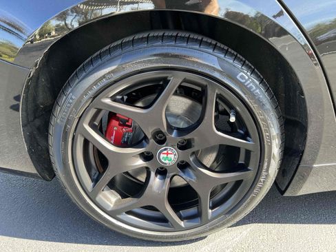 Used 2019 Alfa Romeo Giulia image 73