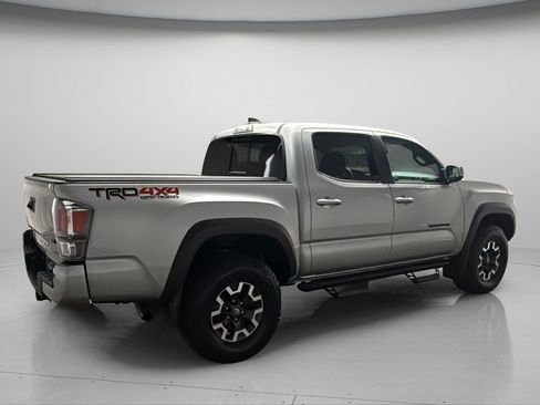 Used 2022 Toyota Tacoma TRD Off-Road w/ TRD Premium Off Road Package AWD/4WD image 3