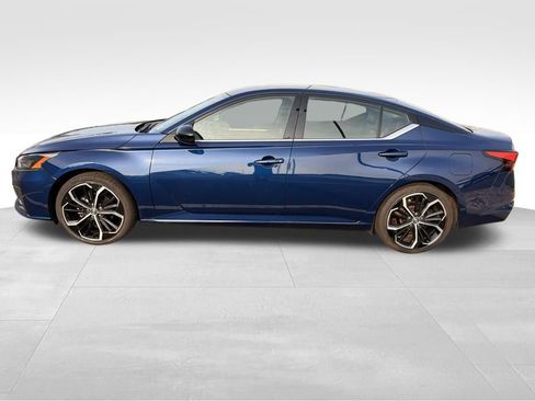 Used 2024 Nissan Altima 2.5 SR FWD image 4