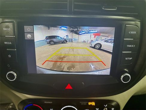 Used 2023 Kia Soul LX image 21