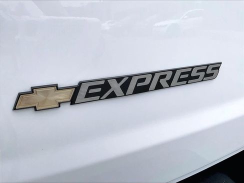 Used 2025 Chevrolet Express 3500 LT w/ LT Preferred Equipment Group RWD image 27