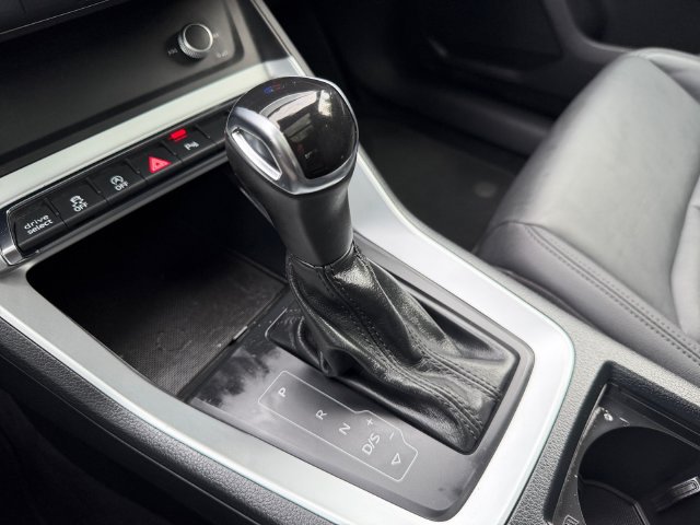 Used 2020 Audi Q3 2.0T Premium w/ Convenience Package AWD/4WD image 25