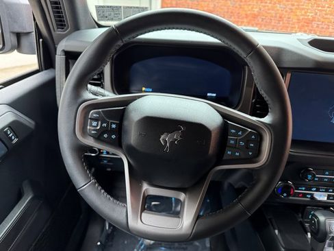 Used 2025 Ford Bronco Big Bend image 13