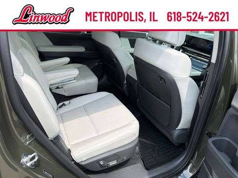 Used 2024 Hyundai Santa Fe Calligraphy AWD/4WD image 10