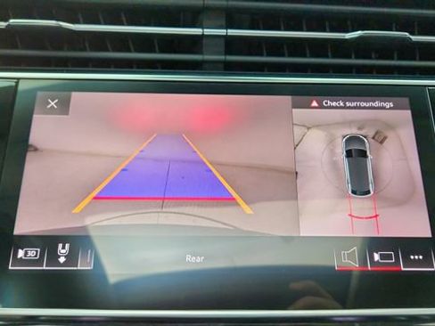 Used 2020 Audi Q8 Prestige w/ Prestige Package image 46