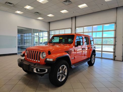 Used 2020 Jeep Wrangler Unlimited Sahara w/ Uconnect 4C Nav & Sound Group AWD/4WD image 7