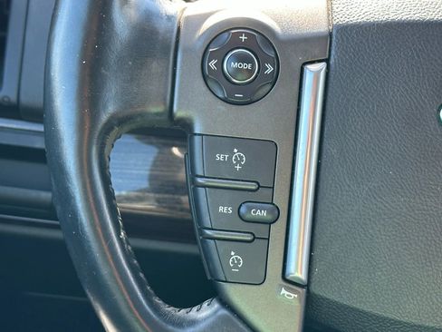 Used 2015 Land Rover LR2 HSE image 38