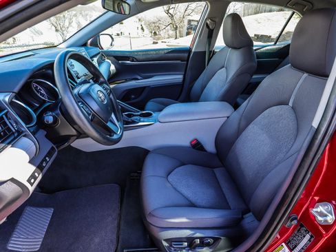 Used 2022 Toyota Camry LE image 36