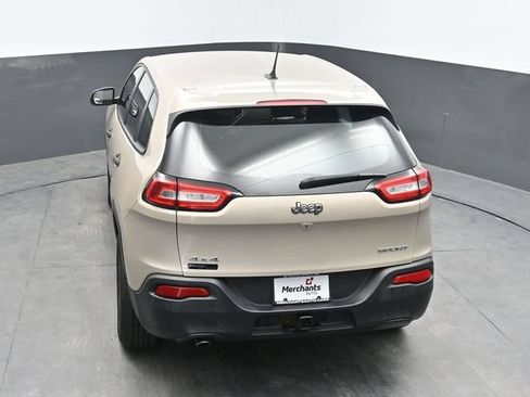 Used 2015 Jeep Cherokee Sport w/ Cold Weather Group AWD/4WD image 31