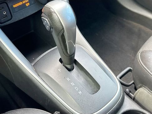 Used 2021 Chevrolet Trax LT image 17