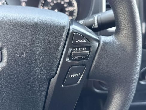 Used 2022 Nissan Frontier SV image 11