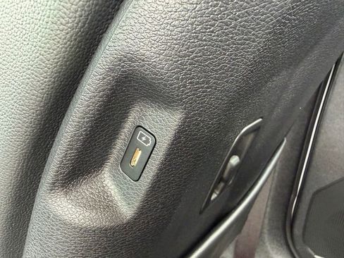 Used 2025 Kia Sportage EX FWD image 11