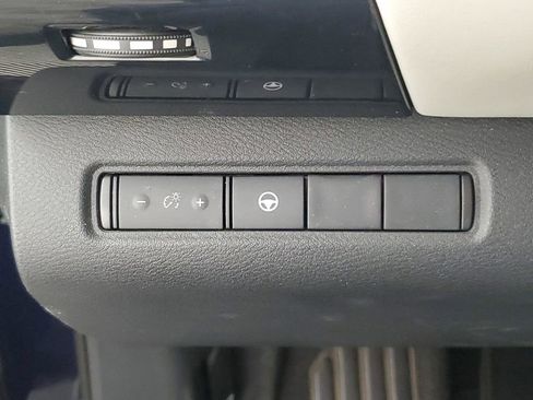 Used 2022 Nissan Pathfinder SV FWD image 27