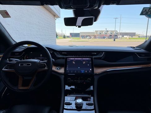 Used 2023 Jeep Grand Cherokee L Summit image 12