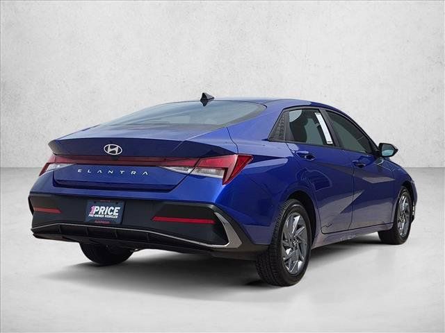 Used 2024 Hyundai Elantra SEL FWD image 5