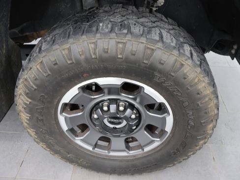 Used 2023 Ford F250 XLT w/ Black Appearance Package AWD/4WD image 3