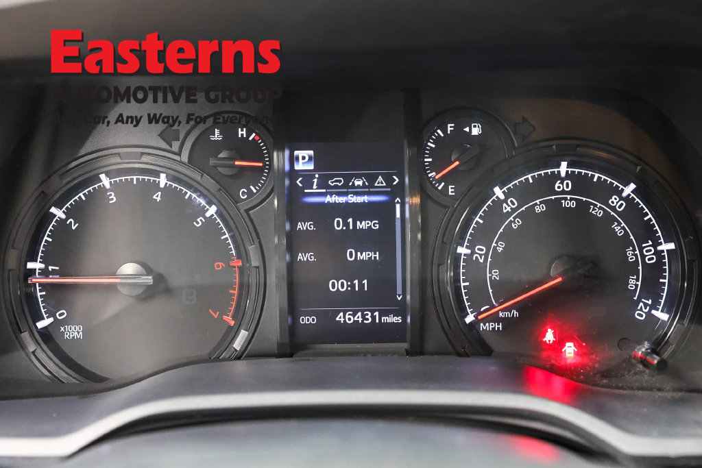 Used 2024 Toyota 4Runner SR5 AWD/4WD image 18