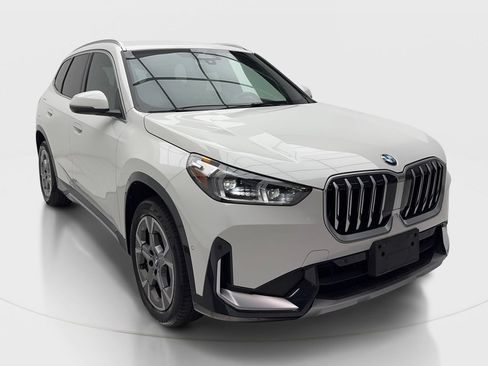 Used 2025 BMW X1 xDrive28i AWD/4WD image 2